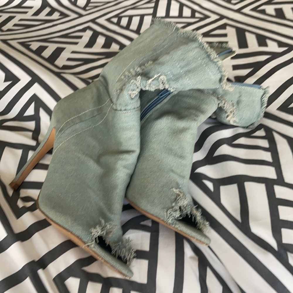 Size 8 Denim booties